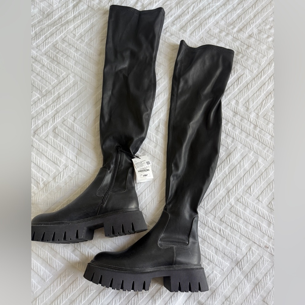 NWT Zara Chunky Over the Knee Boot in Black - Size 7.5